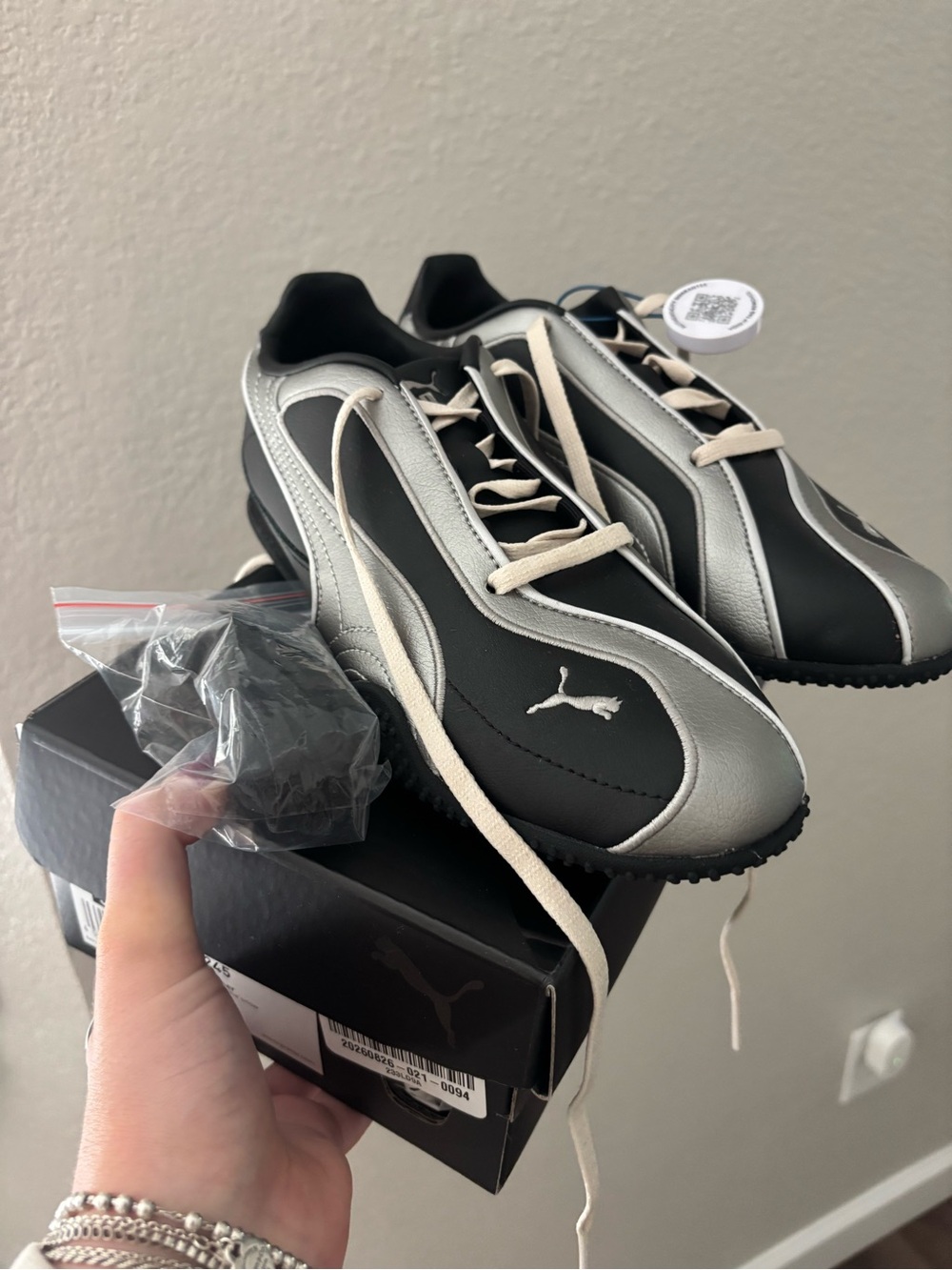 Puma women's Bella V2 leather black aged silver